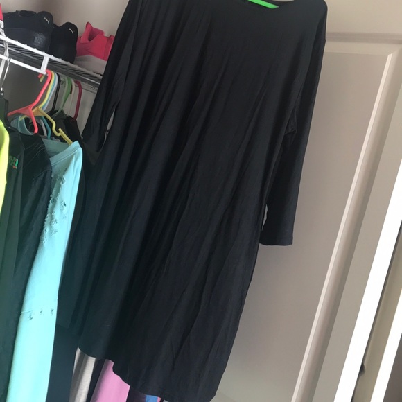black dress with sleeves - Picture 1 of 1